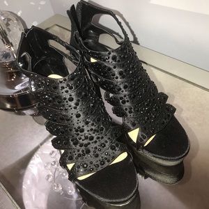 Women Black Gianni Bini Heels